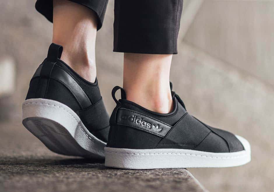 Một đôi giày basic cực dễ phối đồ đến từ thương hiệu Adidas