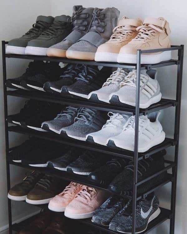 Sử dụng kệ hoặc tủ để giày giúp đôi Sneaker luôn như mới