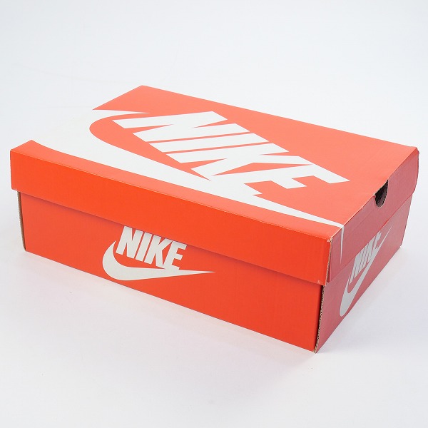 Bạn có thể nhận biết giày Nike thật thông qua hộp đựng làm từ chất liệu bìa cứng cao cấp