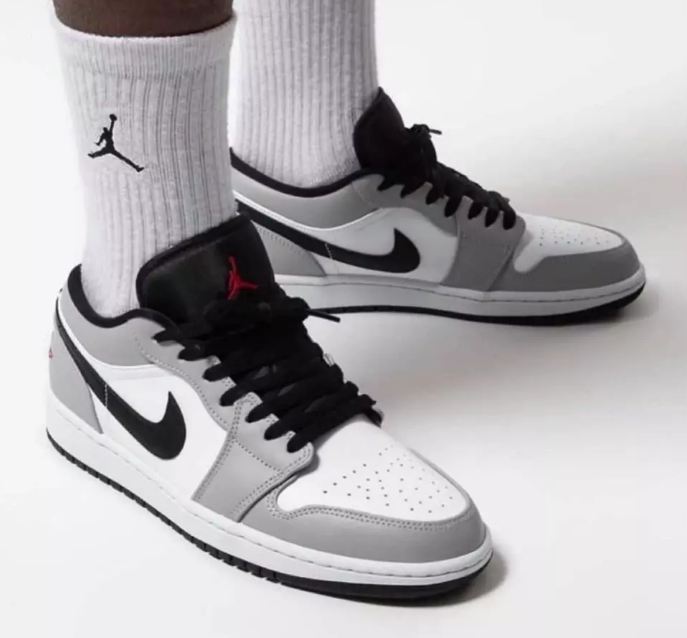 Cách buộc dây giày Air Jordan 1 Low nên vừa phải, tránh thắt chặt