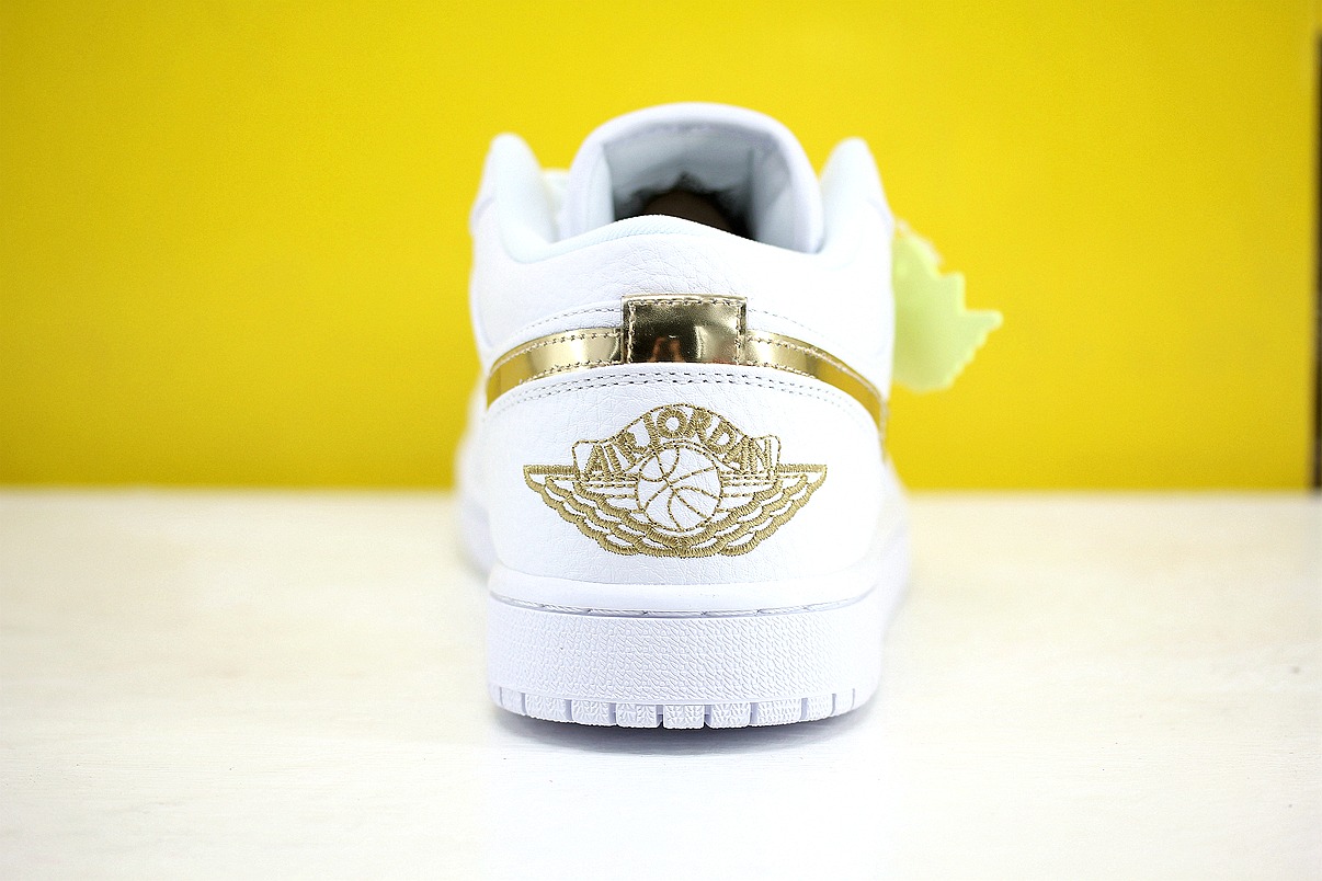 Giày Nike Air Jordan 1 Low White Metallic Gold