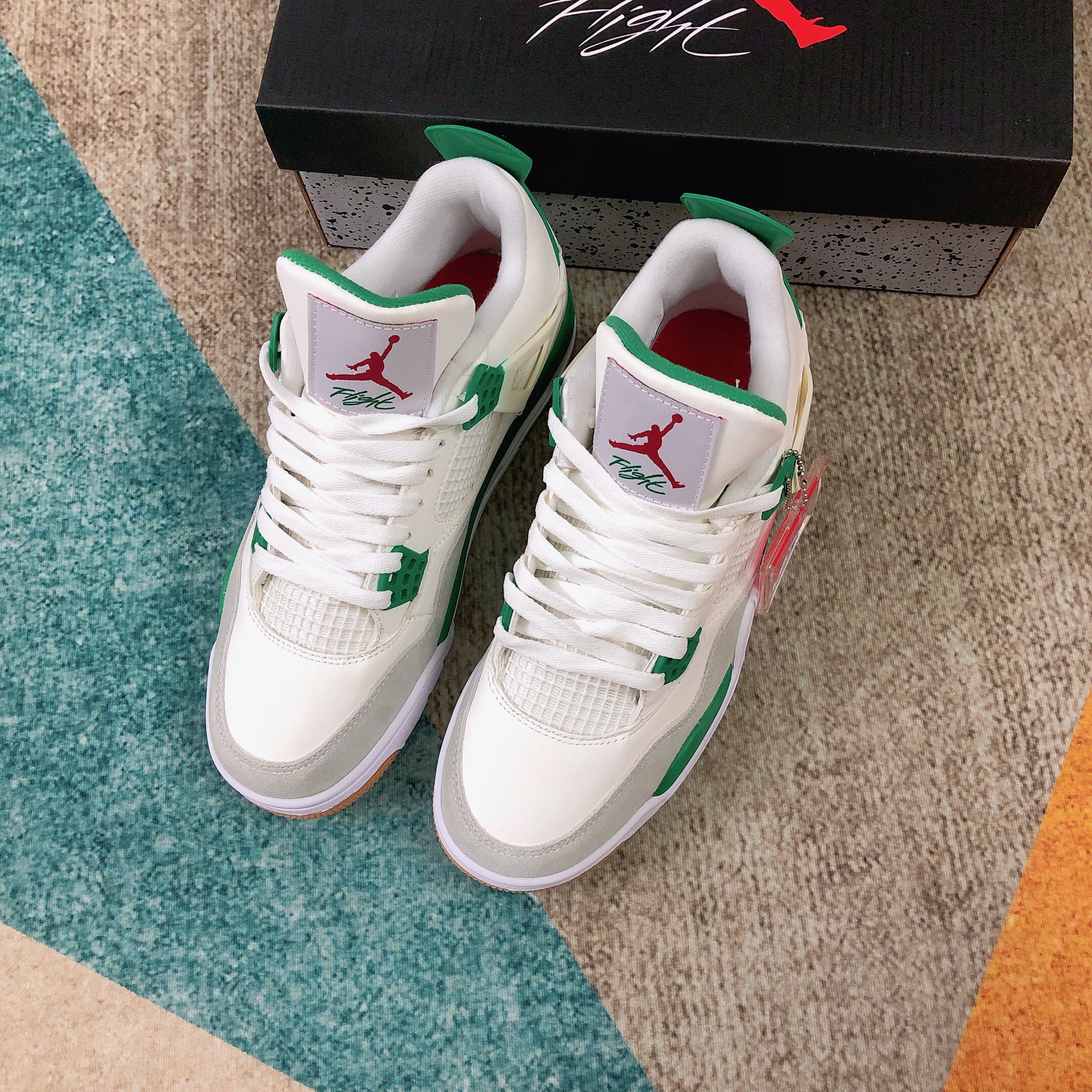 Giày Nike Air Jordan 4 Retro Pine Green Siêu Cấp