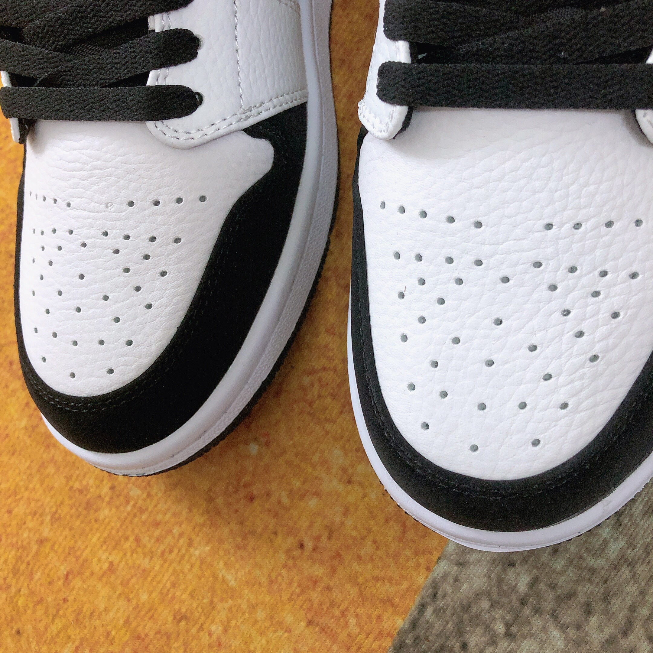 Nike Air Jordan 1 Low Black White Noir Blanc Like Auth