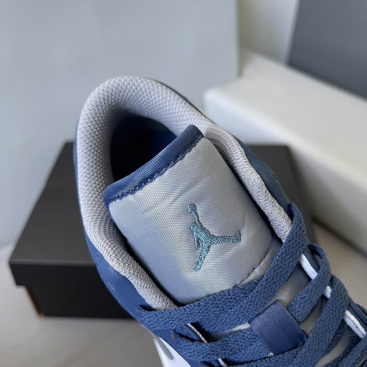 Nike Air Jordan 1 Low Blue Cement Like Auth
