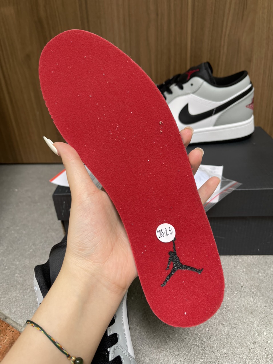 Nike-Air-Jordan-1-Low-Light-Smoke-Grey-Best (5)