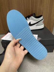 Nike-Air-Jordan-1-Low-Light-Smoke-Grey-Best (9)