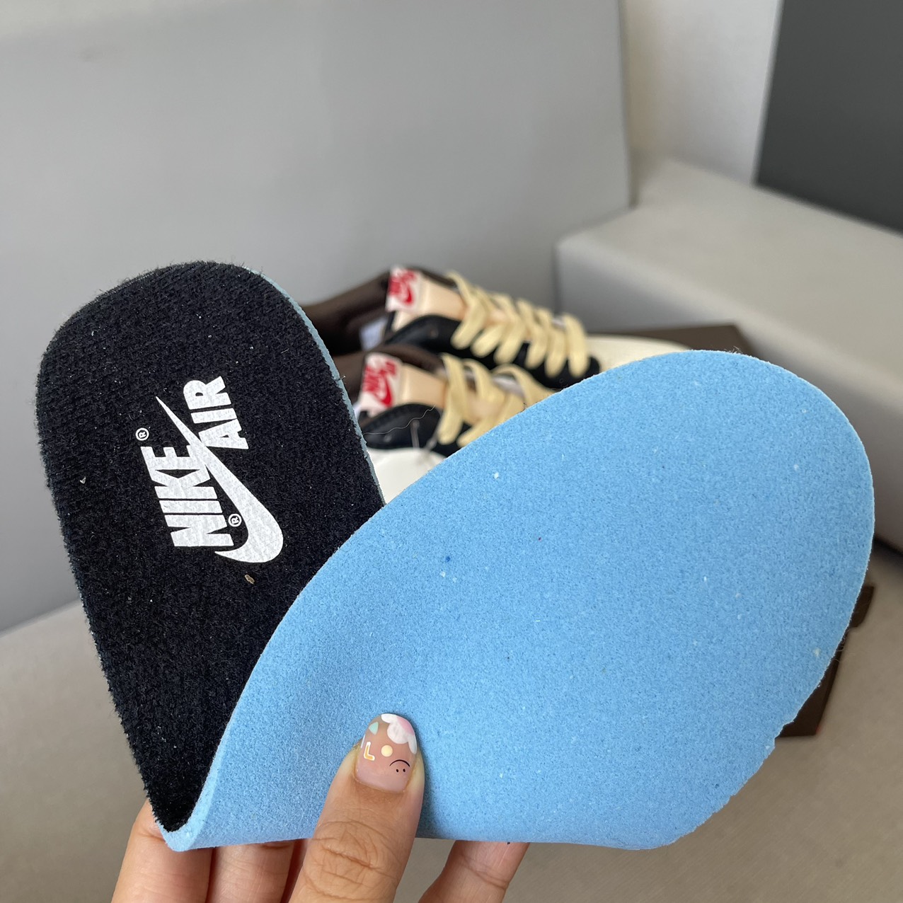 Nike Air Jordan Low Travis 'Dark Mocha’ Like Auth