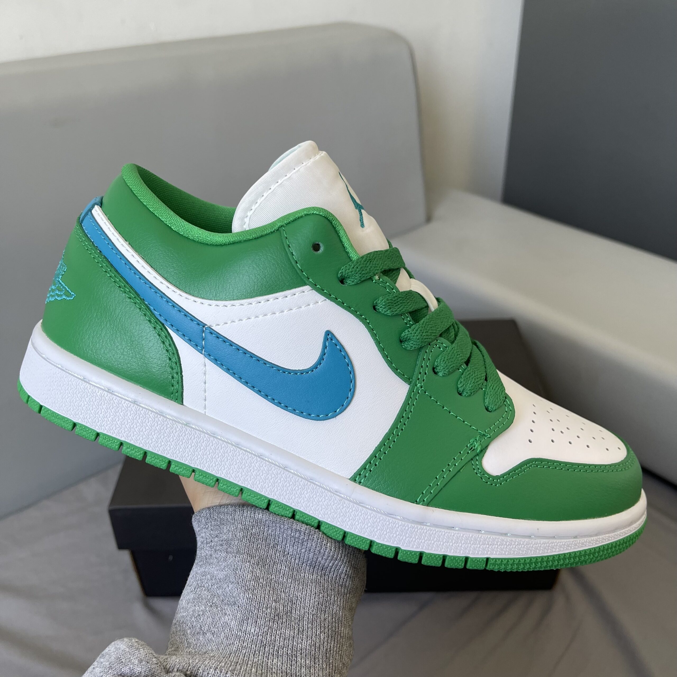 Giày Nike Air Jordan 1 Low Lucky Green White Like Auth