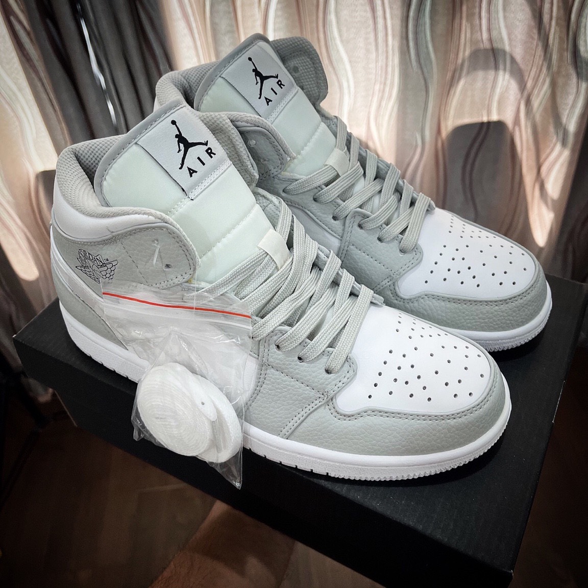 Giày Nike Air Jordan 1 Mid Grey Camo