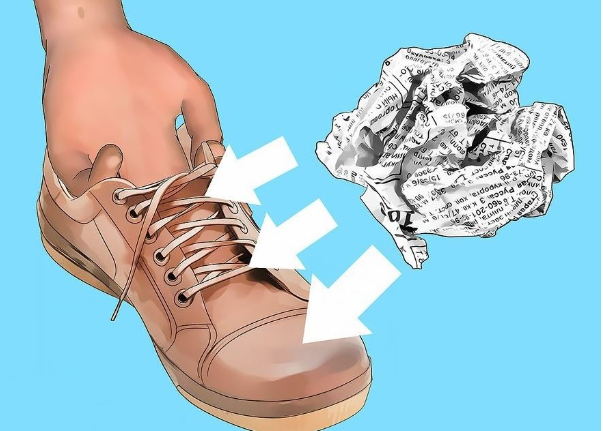 Sử dụng giấy hoặc xốp để khắc phục được tình trạng giày quá rộng 
