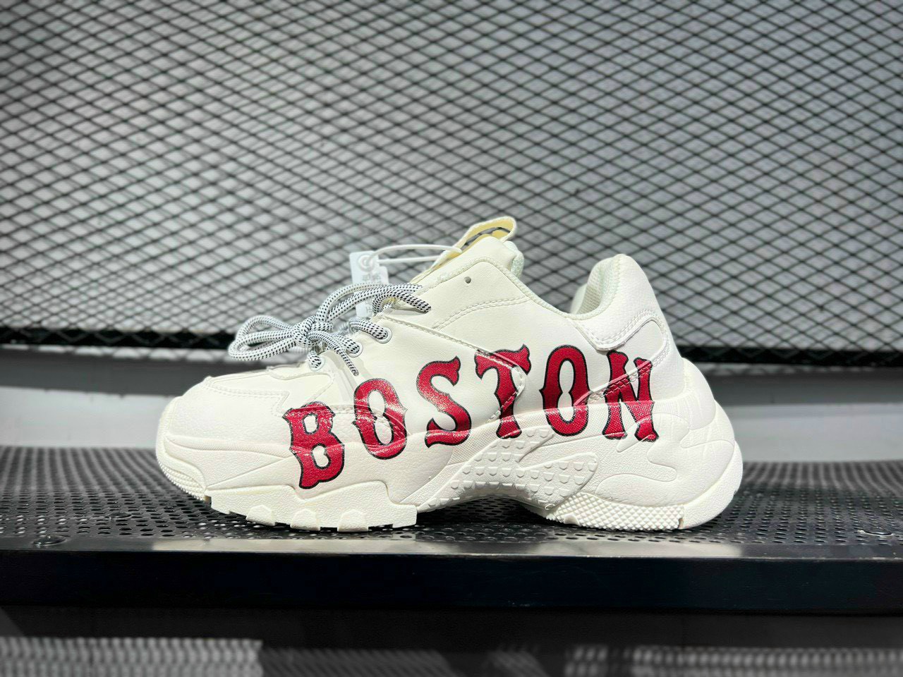 Giày Boston của hãng nào được quan tâm khá nhiều