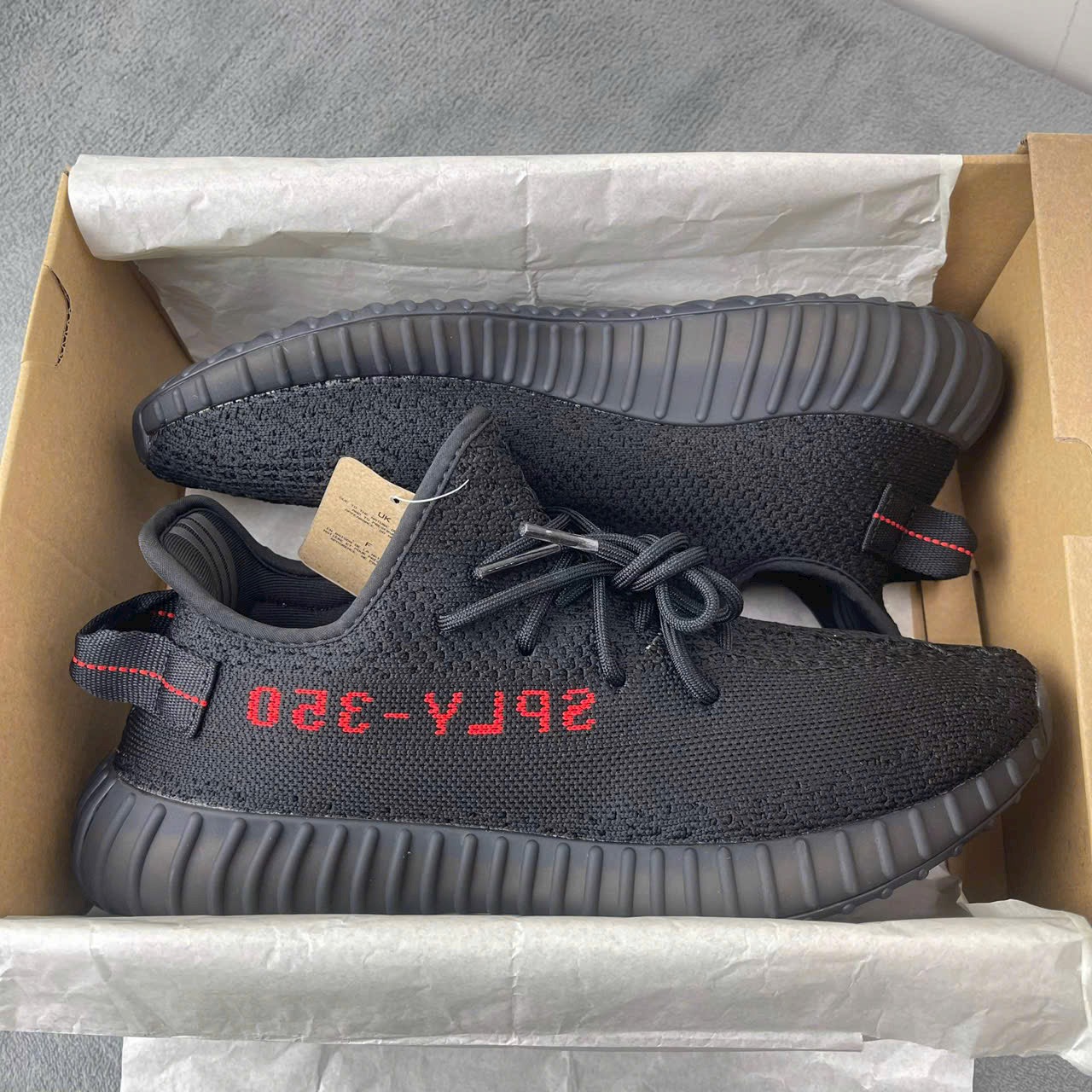 Giày Adidas Yeezy Boost 350 V2 Bred Best Quality