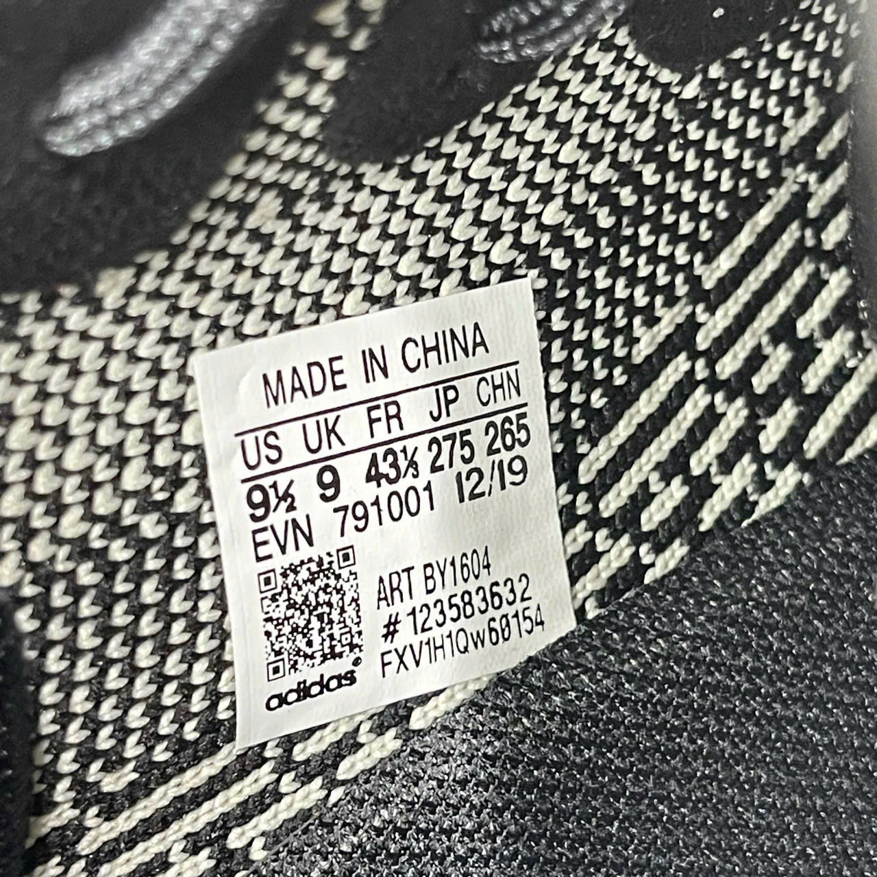 Giày Adidas Yeezy Boost 350 V2 Oreo Best Quality