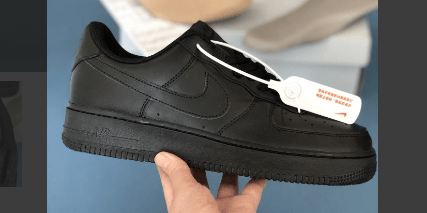 Phần đế của giày Nike Air Force 1 luôn chứa một túi khí