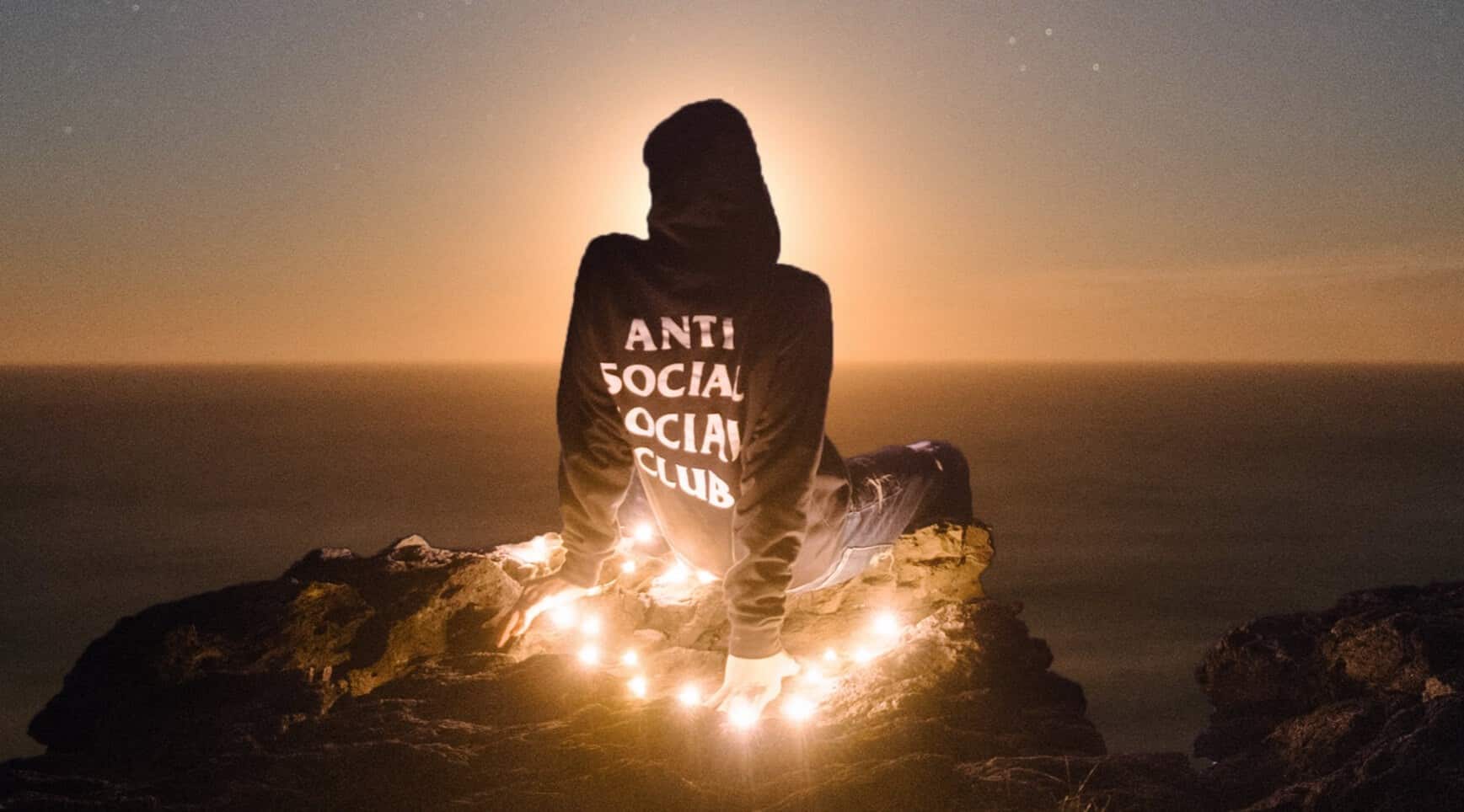Cùng Khám Phá Anti Social Social Club Là Gì, Của Nước Nào?