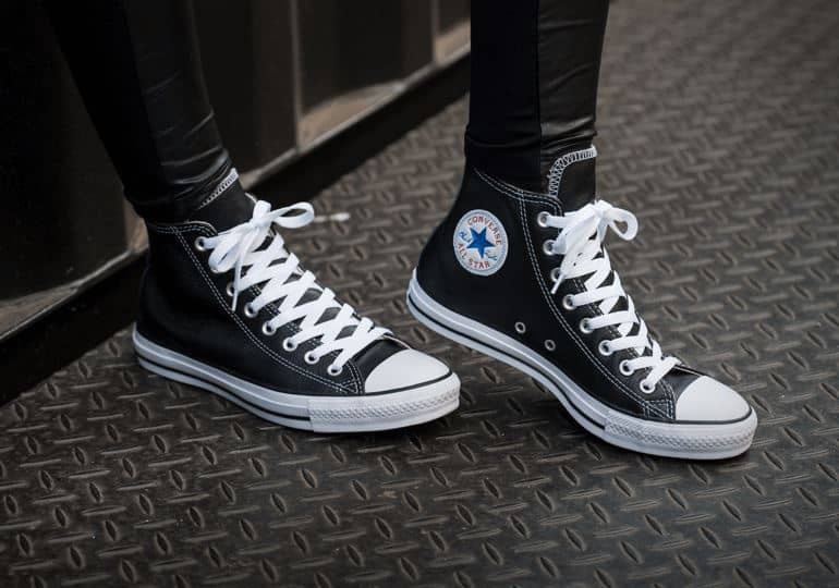 Bạn chỉ cần bỏ ra khoảng 30% – 50% so với hàng chính hãng là đã sở hữu một đôi giày Converse Rep 1:1