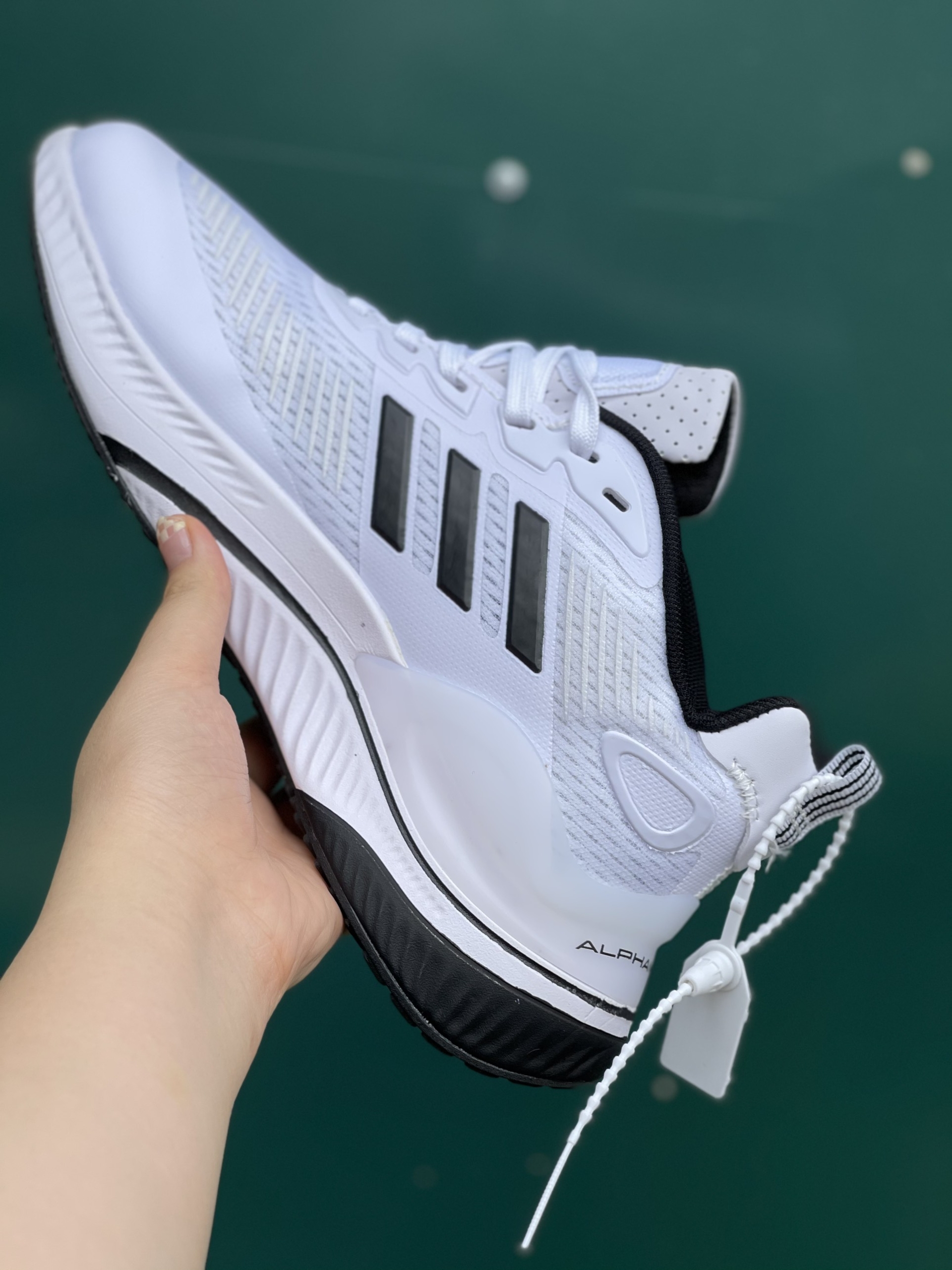 Giày Adidas Alphabounce 2022 Trắng Sọc Đen Rep 1:1