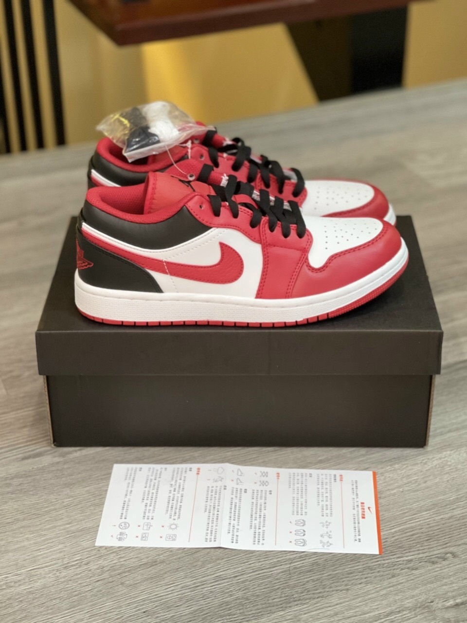 Nike Air Jordan 1 Low Trắng Đỏ Đen Siêu Cấp