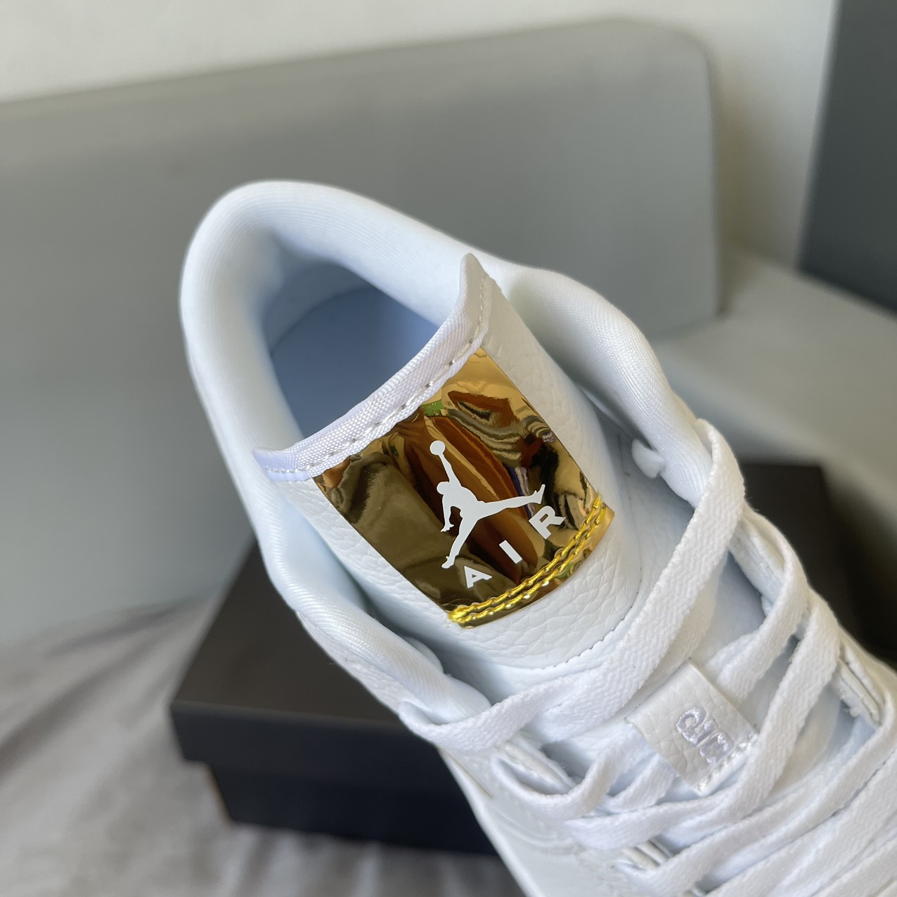 Giày Nike Air Jordan 1 Low White Metallic Gold Like Auth