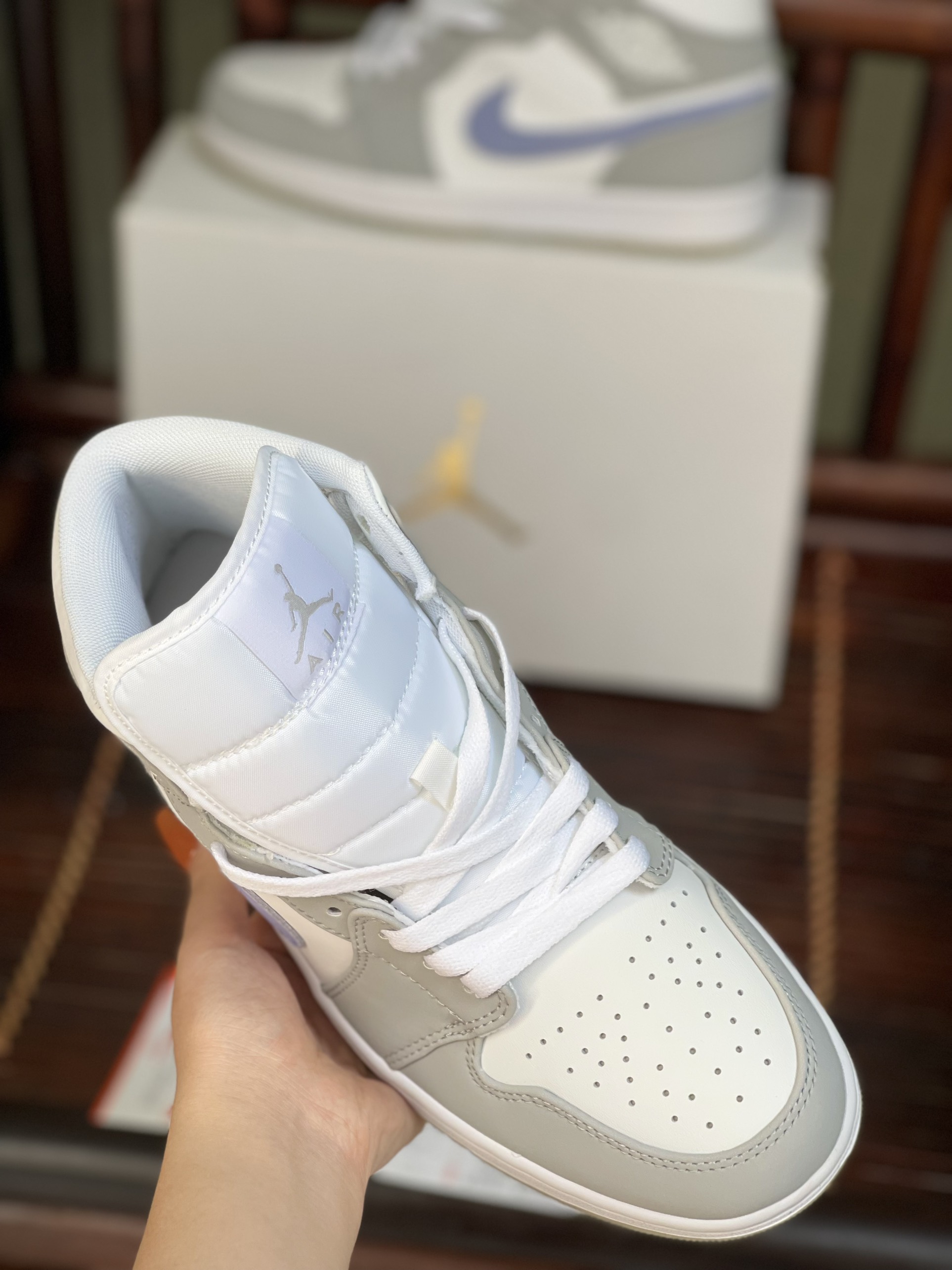 Giày Nike Air Jordan 1 Mid Wolf Grey Aluminum Like Auth