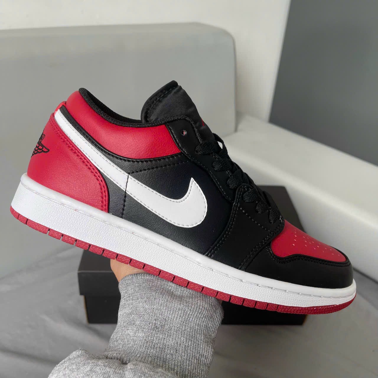 Giày Nike Air Jordan 1 Low GS Alternate Bred Toe Like Auth