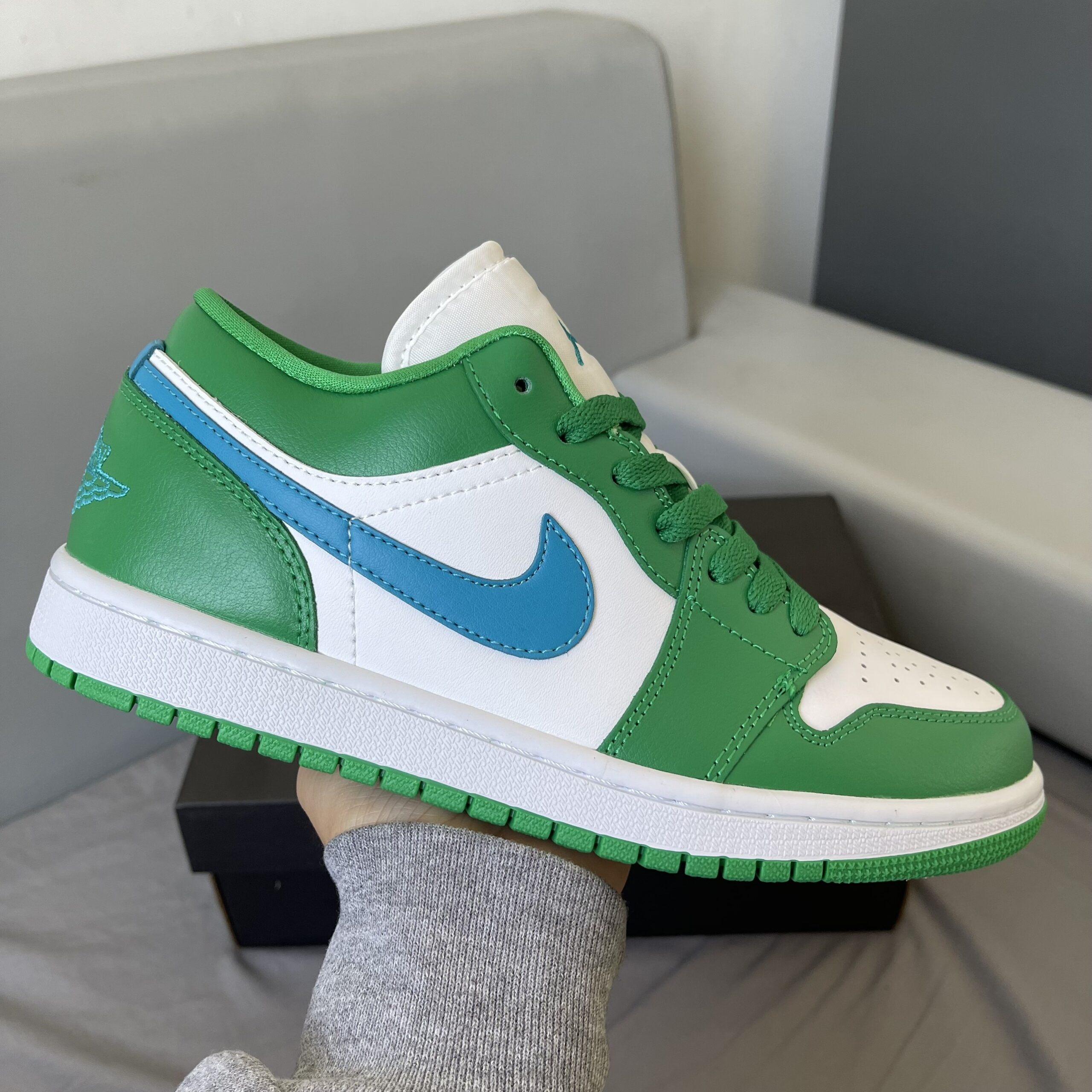 Giày Nike Air Jordan 1 Low Lucky Green White Like Auth