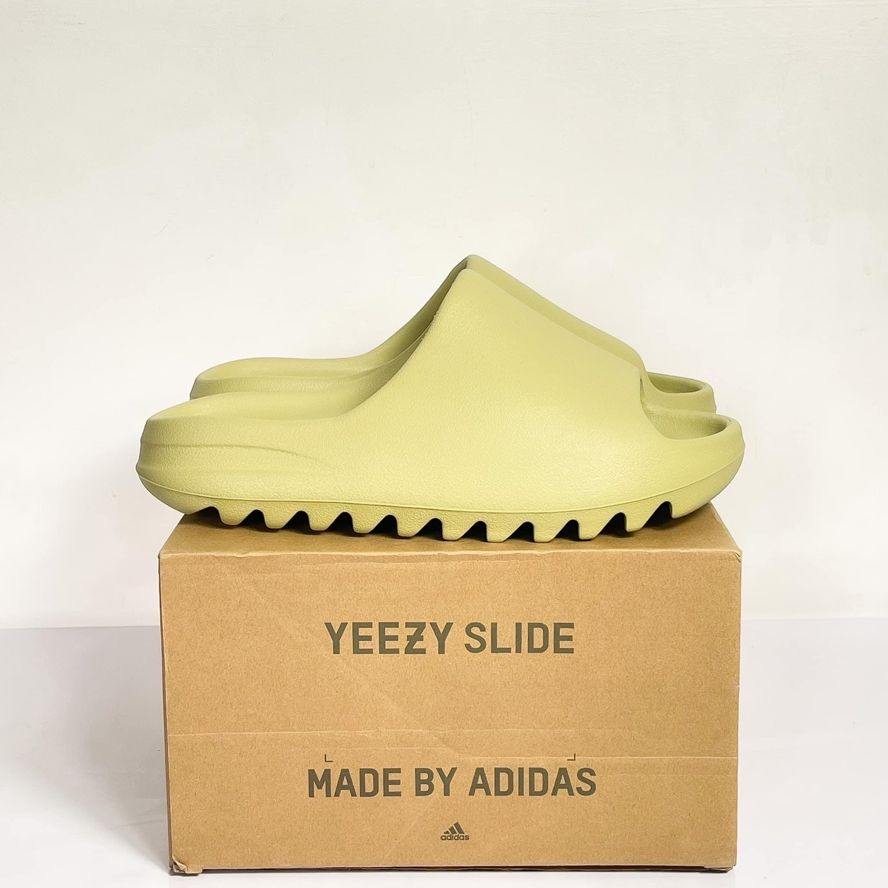 Dép Adidas Yeezy Slide Resin Like Auth