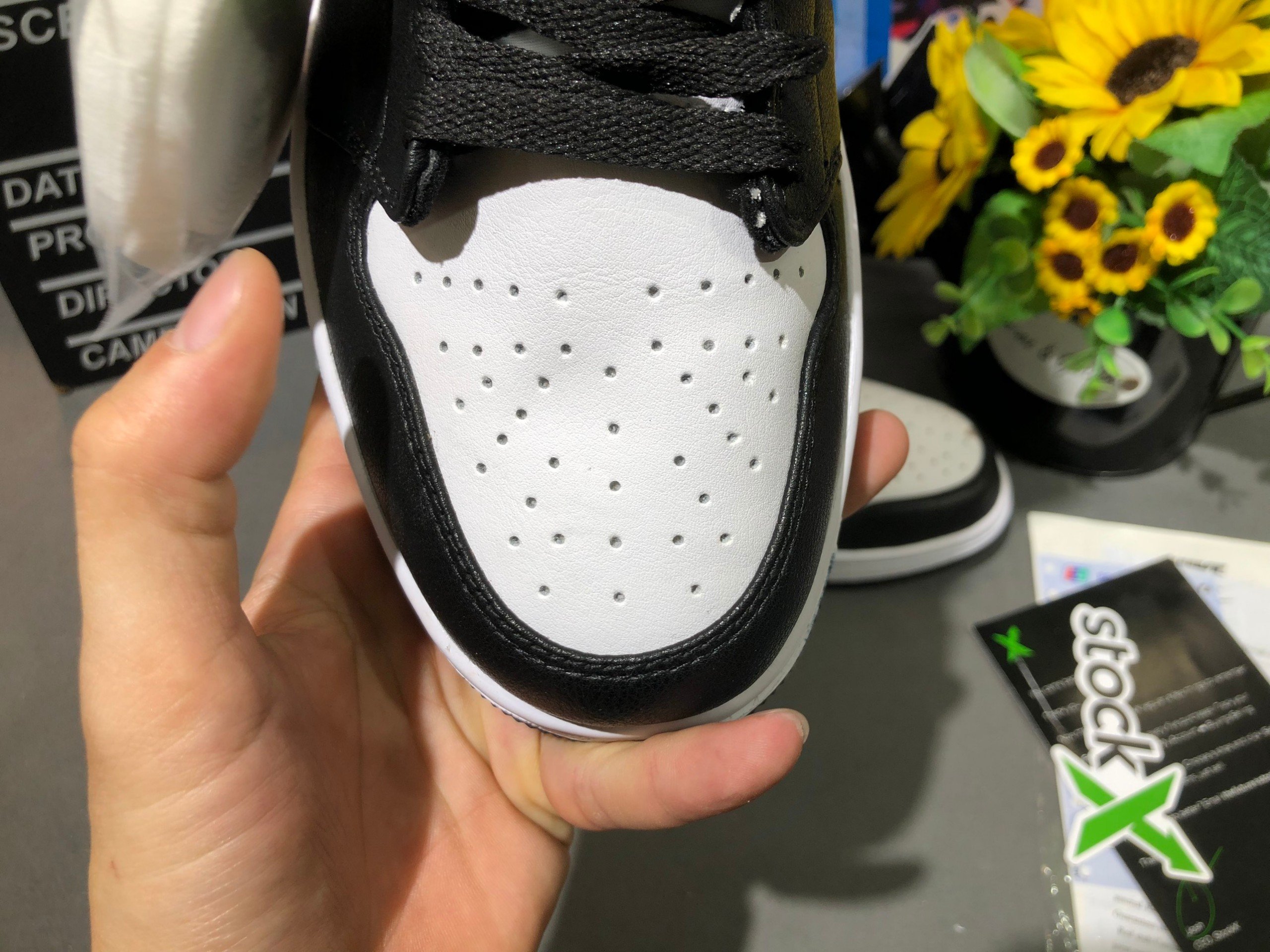 Giày Nike Air Jordan 1 Mid White Shadow Siêu Cấp