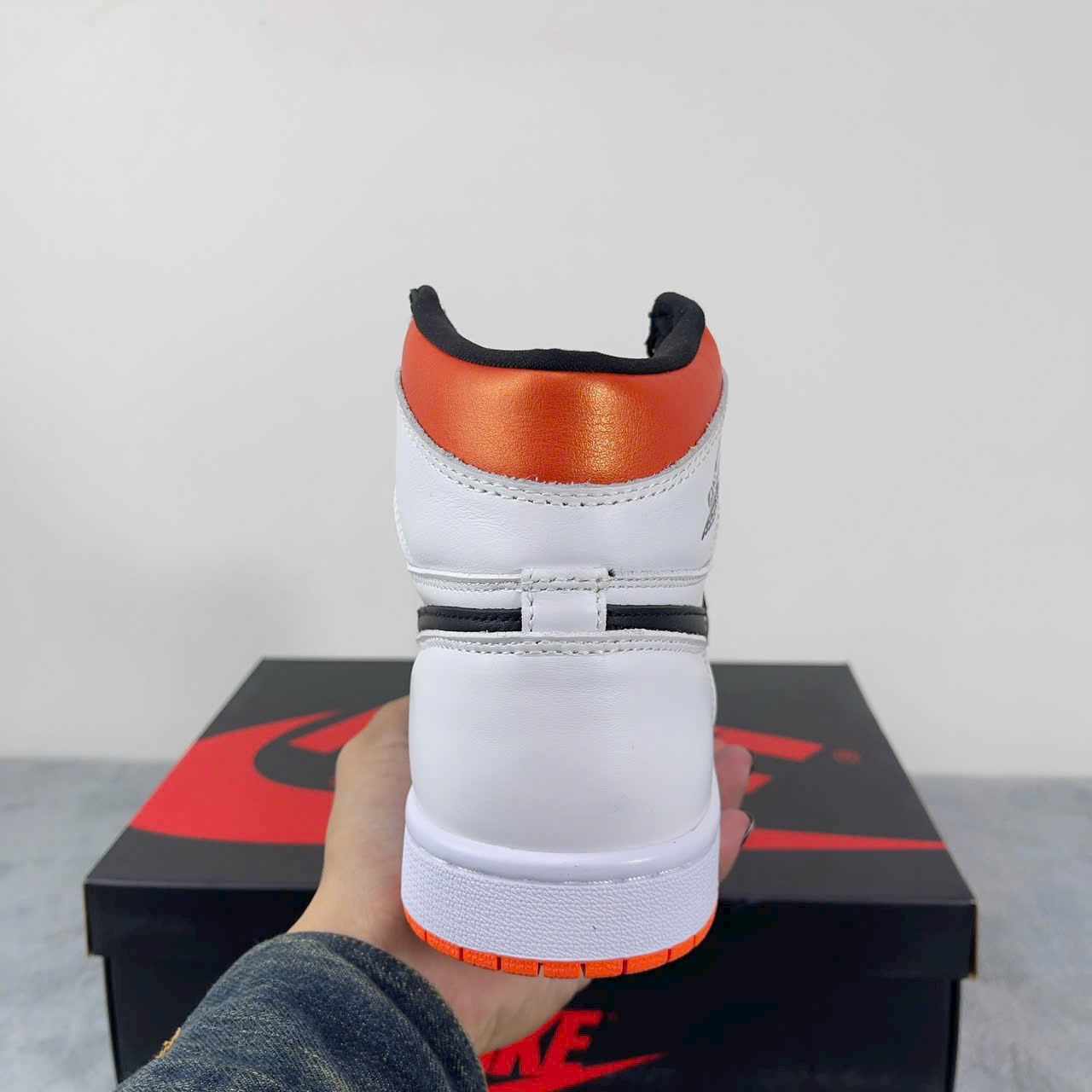 Giày Nike Air Jordan 1 Retro High OG Electro Orange Best Quality