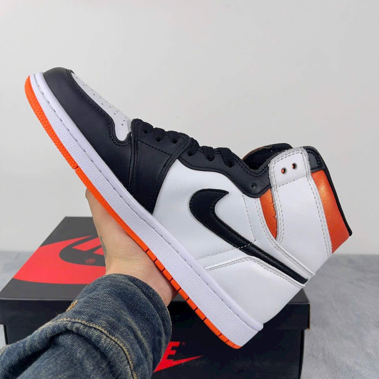 Giày Nike Air Jordan 1 Retro High OG Electro Orange Best Quality
